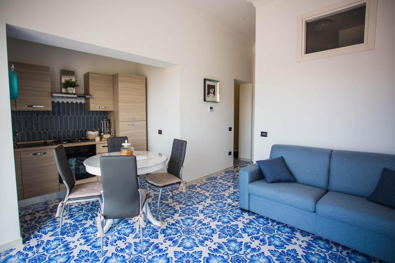 Palazzo De Gregorio Apartment Pompei Сант-Антонио-Абате Экстерьер фото